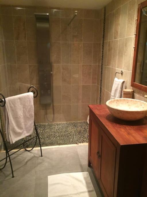 Appartement Sur La Colline Avec Acces Piscine Volx Exterior foto
